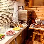 Jánošíkova Valaška Hills Pensión 3*