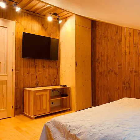 Janosikova Valaska Hills Gasthof 3*